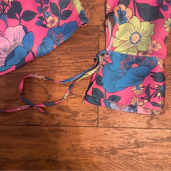 Zara Wmns Cropped satin effect tie close floral pattern shirt Sz large - Picture 4 of 8